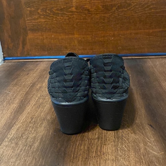 Steve Madden black wedge sandals. - Picture 5 of 6